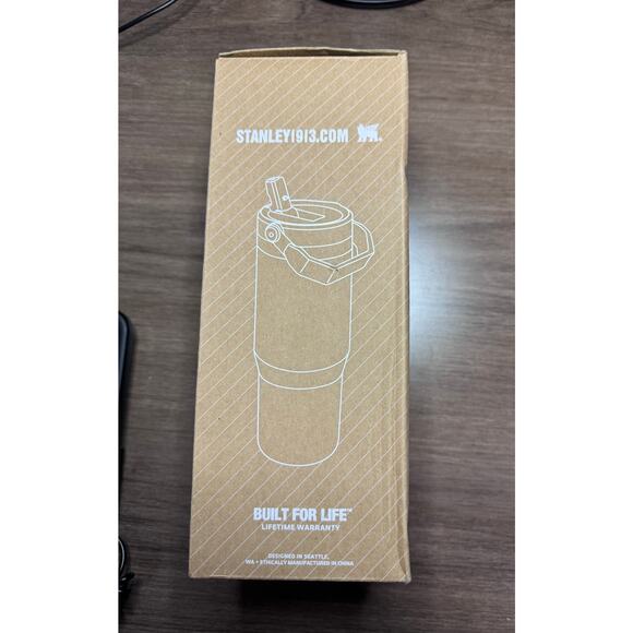 Stanley the iceflow flip straw Tumbler cup 30oz - Picture 3 of 10